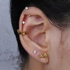 Piercing en titane en forme de cœur F136, bijoux corporels en titane pur pour piercing d'oreille, de lèvre, bijoux de mode unisexe - Product Image 2