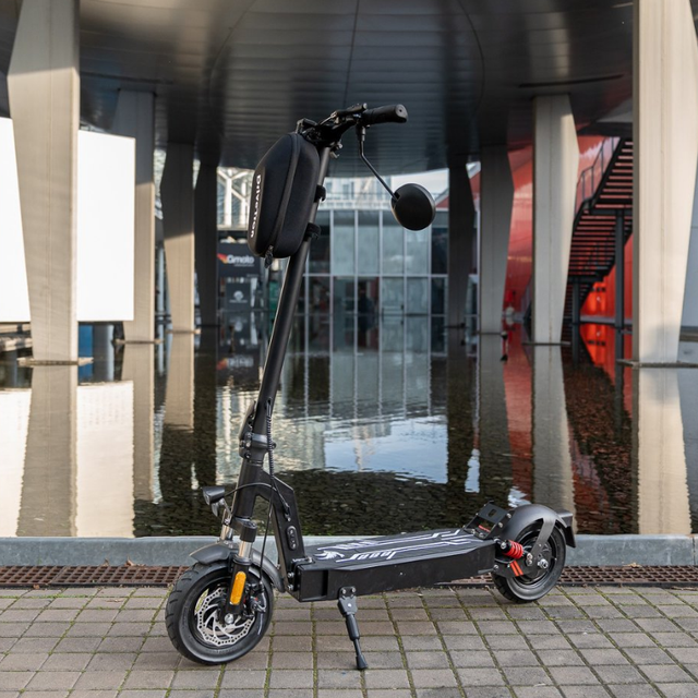 Folding Speed Electric Scooter 350W 36V 10.4ah 10 Inches Motor Plastic Two-Wheeled Vehicle with Brake