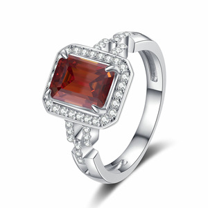 ขายส่งจากโรงงาน แหวนเงินแท้ 925 ประดับด้วยมอสซาไนต์ทรงเหลี่ยมมรกต 2 กะรัต คุณภาพ VVS GRA พร้อมใบรับรอง - Product Image 4