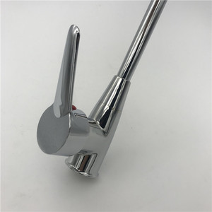 Robinet de cuisine à un trou en alliage de zinc Water Knows Warmth Factory Direct, design élégant pour une utilisation en cuisine - Product Image 4