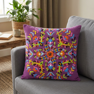 Housse de coussin carrée colorée Suzani brodée à la main pour taie d'oreiller violette avec des techniques innovantes - Product Image 2