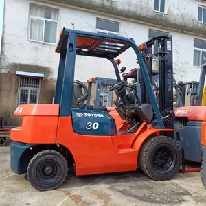 Utilizado para montacargas diésel FD30 de 3 toneladas con desplazador lateral hidráulico, neumáticos sólidos y mástil de dos etapas - Equipo industrial para manejo de materiales - Product Image 6