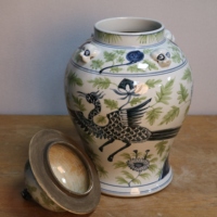 Pot en porcelaine bleu-vert antique avec couvercle à finition lion et motif phénix, pot à gingembre en céramique chinoise pour la décoration intérieure