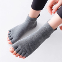 Chaussettes de Pilates fines et respirantes à cinq doigts ouverts pour femmes, antidérapantes, absorbant la transpiration, pour le yoga, la danse, le fitness et le sport