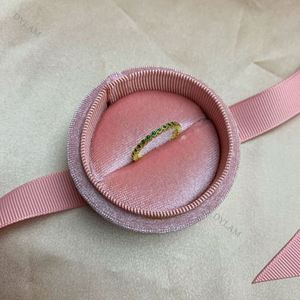 Anillos de Eternidad Dylam Personalizados Estilo Art Deco con Circonita Cúbica Verde y Baño de Oro de 18K, Anillos de Oro para Mujer - Product Image 5