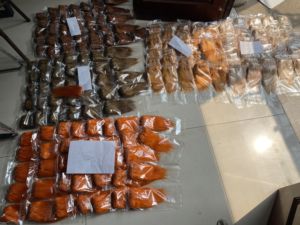 ต่อผมตุ๊กตาบลายธ์ DIY ราคาถูกที่สุด <span class=keywords><strong>ผม</strong></span>แพะสีดำธรรมชาติ เบอร์ 1B #   <span class=keywords><strong>ผม</strong></span><span class=keywords><strong>ลอน</strong></span>สีต่างๆ ความยาว 20 ซม. ขั้นต่ำสั่งซื้อ 1 ชิ้น น้ำหนัก 100 กรัม - Product Image 4