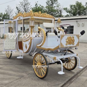 Charrette royale européenne noble à chevaux, artisanale et ornée, pour cérémonie de mariage, site historique, défilé - Product Image 4