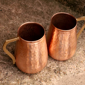 Juego de tazas de agua de cobre con superficie martillada en forma de panal, asa de latón, cobre sólido de alta resistencia, taza terapéutica para la salud - Product Image 1