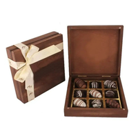 Boîte cadeau de luxe musulmane pour l'Aïd Moubarak et le Ramadan avec séparateurs, laminage mat et gaufrage, emballage recyclable pour le chocolat