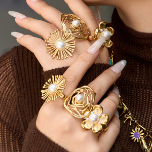 Ladies' Stainless Steel Gold-Plated Sunflower <b>Open</b> <b>Ring</b> With Shell Pearl Simple & Exquisite European-American Style - Product Image 1