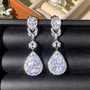 Orecchini a Goccia di Lusso per Donne, Gioielli Eleganti e Scintillanti per Serate alla Moda - Product Image 6