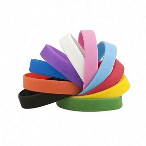 Bracelets en caoutchouc élastique personnalisés promotionnels, bracelet à breloques, bracelet en silicone avec logo personnalisé - Product Image 1