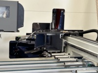 Máquina CNC de 4 Ejes para Perfiles de Aluminio, Centro de Mecanizado de Alta Precisión y Estación de Fabricación para Componentes de Muros Cortina
