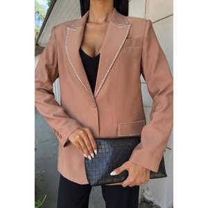 Chaqueta Blazer para Mujer Sobe, Color Camel, Antiarrugas, con Detalle de Piedras y Diseño de Solapa - Product Image 4