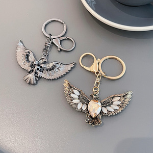 Bán buôn tùy chỉnh Opal Rhinestone móc chìa khóa quà Tặng hợp kim phim hoạt hình dễ thương sa mạc Mini EAGLE <span class=keywords><strong>Hawk</strong></span> tinh thể kim loại <span class=keywords><strong>Keychain</strong></span> - Product Image 4