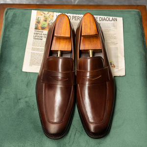 Luxurious genuine leather men's <b>shoes</b> with anti-slip properties, suitable for casual, wedding, business and formal occasions. - Product Image 1