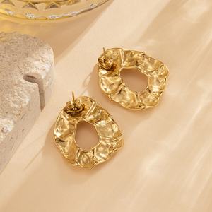Customizable 18K <b>Gold</b> Plated Stainless Steel Fashion Jewelry Irregular Hammered Texture <b>Chunky</b> Hollow <b>Hoop</b> Earrings for Trendy - Product Image 4