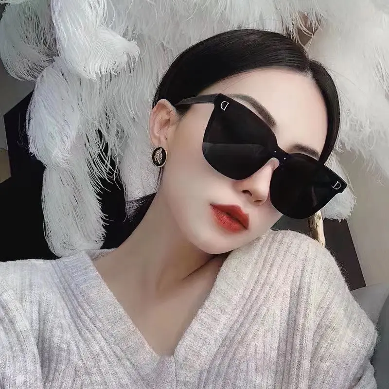Özel marka tasarımcısı moda UV400 moda klasik harf D plastik siyah kadınlar shades güneş gözlüğü güneş gözlüğü 2020