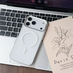 Funda Mate con Lente/Botones Electrochapados para iPhone 17/17 Pro/17 Pro Max - Carga Qi2.2 de 25W, Resistente a Golpes - Product Image 5