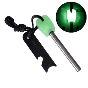 Encendedor de Fuego de Magnesio Luminoso en la Oscuridad, Barra de Ferro Multifunción de 8*80mm para Acampar, Senderismo y Supervivencia al Aire Libre - Product Image 1