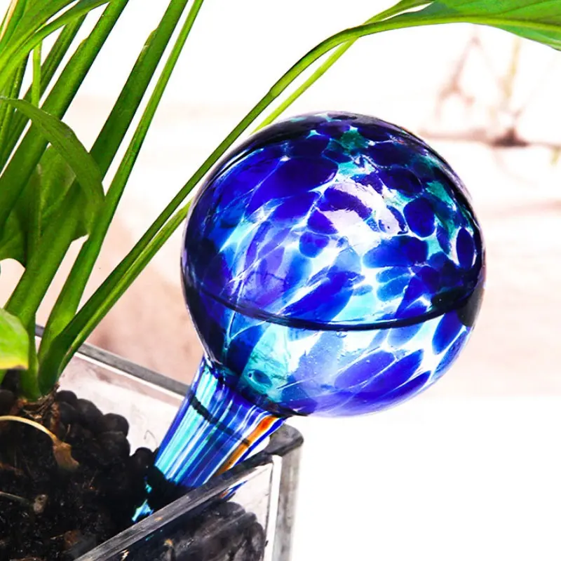 बहुरंगी हैंडब्लाउन रंगीन स्वचालित ग्लास वॉटरिंग बल्ब सजावटी गार्डन ड्रिप बॉल सेट प्लांट सिंचाई