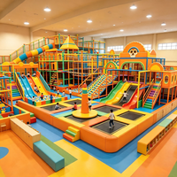 Équipement de terrain de jeux intérieur en métal coloré sur mesure, centre de divertissement familial de grande envergure, parc de trampolines, terrain de jeux clé en main