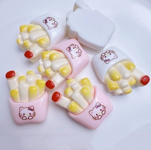 Accessori in Resina a Forma di Cibo Cartoon, Charm 3D Gatto KT Hamburger per Fai-da-Te, Clip per Capelli, Portachiavi, Decorazioni per Scarpe, Custodie per Telefoni e iPad - Product Image 4