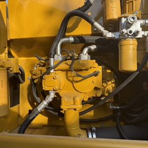 รถขุดตีนตะขาบไฮดรอลิกมือสอง Caterpillar 320D2 ขนาด 20 ตัน ที่นำเข้าใหม่ 90% ของจำนวนนี้ เหมาะสำหรับงานก่อสร้าง - Product Image 5