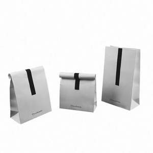 Sacs en papier blancs de luxe personnalisés avec logo imprimé en gros pour le commerce de détail et les cadeaux - Product Image 4