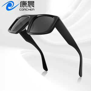 Gafas de Sol Unisex con Marco de Acetato Negro, Lentes Polarizadas TAC con Protección UV400 para Conducir, Viajar y Complementar Atuendos a la Moda - Product Image 4