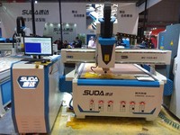 Machine de gravure CNC sur bois SUDA à 3 axes, broche 5,5 kW, déplacement 1300x2500 mm, gravure acrylique, broche simple, moteur 220V/380V, pompe à engrenages