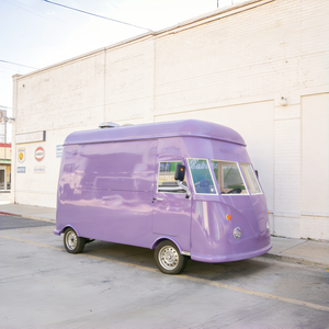 شاحنة طعام متنقلة كهربائية بتصميم عتيق مع مطبخ كامل لبيع الآيس كريم والقهوة - Product Image 3