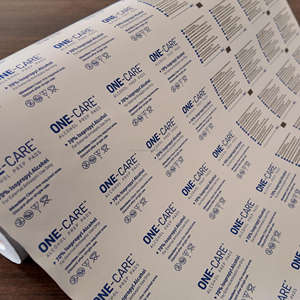 บรรจุภัณฑ์พลาสติกแบบแผ่นสำหรับอุปกรณ์การแพทย์แบบกำหนดเอง  กระดาษปิดผนึกโดยตรงแบบม้วนจัมโบ้ 60-70 แกรม เกรดทางการแพทย์ ฆ่าเชื้อด้านเดียว - Product Image 1