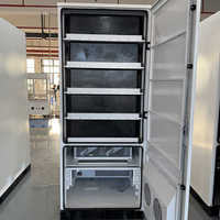 Système de stockage d'énergie hors réseau JBD 100 kW 261 kWh LiFePO4 refroidi par liquide pour solution BESS d'énergie solaire commerciale