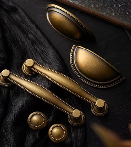 High Quality <strong>Cabinet</strong> <strong>Handles</strong> Modern Polka Dots <strong>Shell</strong> Shape Vintage Antique Brass <strong>Cabinet</strong> <strong>Handles</strong> Wardrobe <strong>Drawers</strong> Door <strong>Knobs</strong> - Product Image 1