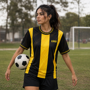 Maillot de football personnalisé pour femme, noir et jaune rayé, manches courtes, col rond, impression par sublimation, respirant, coupe régulière, taille adulte - Product Image 1