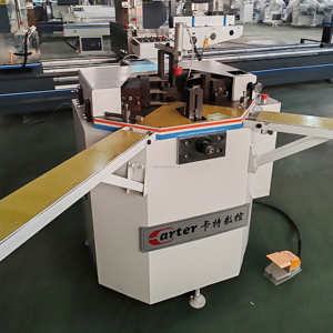 Machine d'assemblage d'angle de profilés en aluminium pour la fabrication de fenêtres - Product Image 3