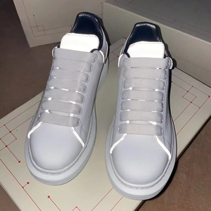 Venta directa de fábrica de zapatillas blancas para caminar. Tu calzado para caminar de suela gruesa. Calzado deportivo informal para hombre y mujer. Estilo veraniego. - Product Image 3