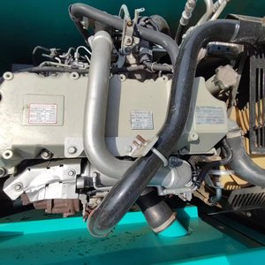 Excavatrice d'occasion KOBELCO SK200 d'origine bien entretenue, faible nombre d'heures de fonctionnement, fonctionnement fluide, provenance Japon, matériel d'occasion en stock - Product Image 6