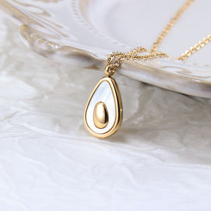 Bijoux de luxe en acier inoxydable plaqué or 18 carats Collier personnalisé en forme d'œuf de fruit d'huile de vache pour maman - Product Image 1