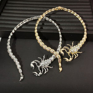 Collier ras du cou en métal de style punk, scorpion exagéré, luxe léger, niche haut de gamme, nouveaux colliers pour femmes et hommes - Product Image 4
