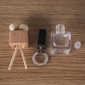 8ML auto aromaterapia ricaricato profumo di vetro vuoto bottiglia di vetro presa d'aria Clip di ferro gradiente nero pieno diffusore per auto bottiglia nera - Product Image 4