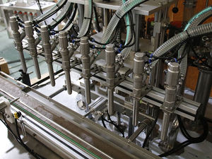 Máquina automática de llenado de salsa de pasta líquida, máquina embotelladora de agua para planta de fabricación, línea de producción, máquina de llenado de botellas de latas - Product Image 4