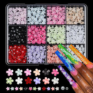 Venta al por mayor de adornos 3D coloridos de mariposa fresa para uñas, lazos, pedrería plana para uñas, <span class=keywords><strong>flores</strong></span> de resina para <span class=keywords><strong>manicura</strong></span> DIY - Product Image 3