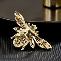 XILIANGFEIZI Nouvelle conception exquise Broche abeille en perle d'eau douce de haute qualité Corsage élégant en zircon
