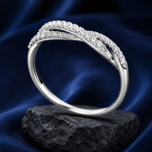 Anello con Design a Corda Intrecciata, Fascia Sottile per Donne - Product Image 5