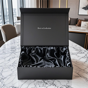Boîte cadeau en carton rigide noir simple, personnalisée, fabriquée à la main, avec fermeture magnétique, vente en gros d'usine - Product Image 1