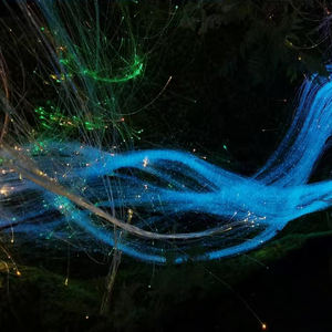 Source de lumière LED personnalisée à <span class=keywords><strong>fibre</strong></span> <span class=keywords><strong>optique</strong></span> pour décoration de mariage, lampe cascade fluide, télécommande, indice de protection IP33, CRI80, intensité variable, universelle - Product Image 3