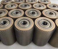 Rouleau à aiguille en tissu non tissé à film personnalisé Tambour de poinçonnage en cuir synthétique Micro rouleau à épingle de poinçonnage Dispositif de poinçonnage d'art en papier