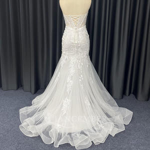 Vestido de Novia Sirena HX113 Moderno con Escote Corazón, Cola Capilla, Encaje y Apliques de Cristal, Largo hasta el Suelo - Product Image 3